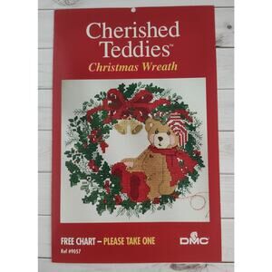 Designs By Gloria And Pat Cherished Teddies Christmas Bear in Wreath Leaflet